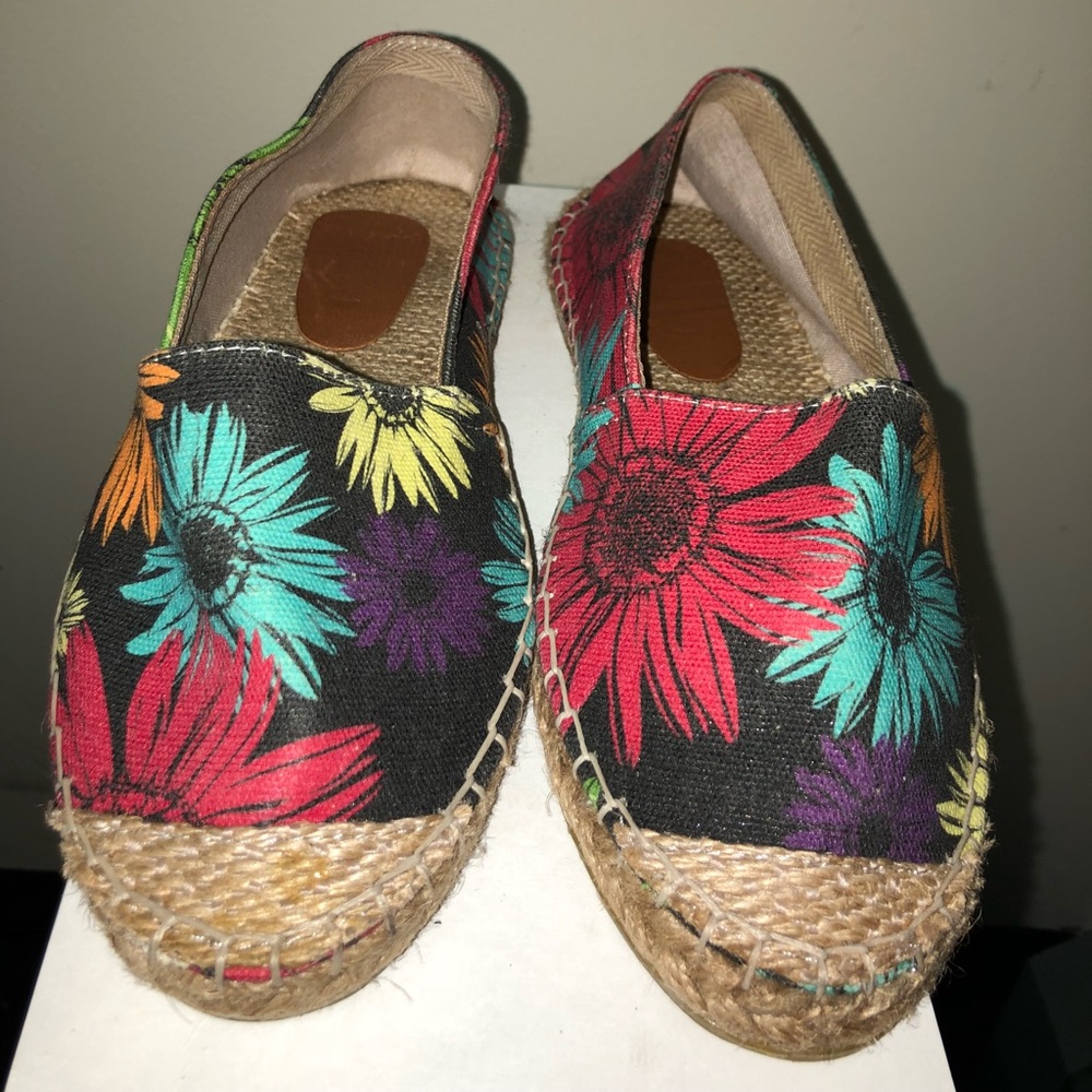 Women’s shoes only worn once